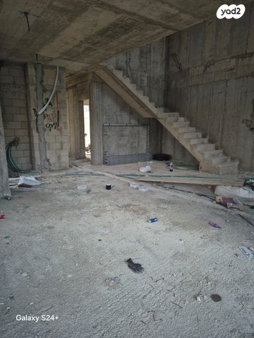 דו משפחתי, בנימינה גבעת עדה