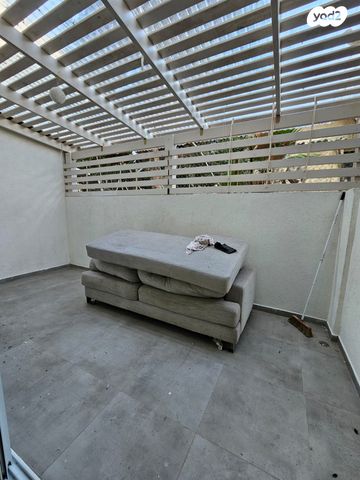 דירה, הרב הרצוג 8, לב העיר, בת ים