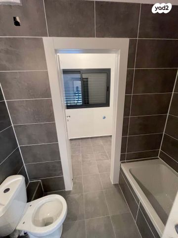 דירה, שדרות עמק יזרעאל, שקמים ואגמים, אשקלון