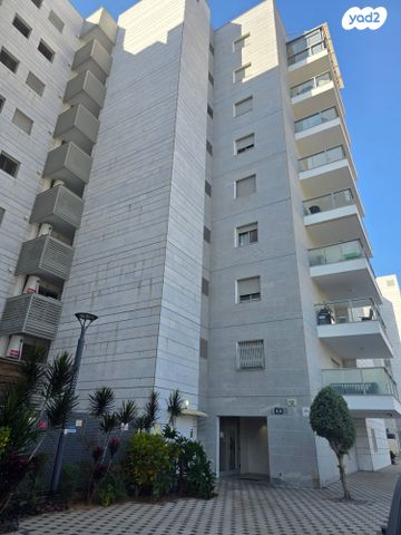 דירת גן, הסייפן 10, החותרים, טירת כרמל