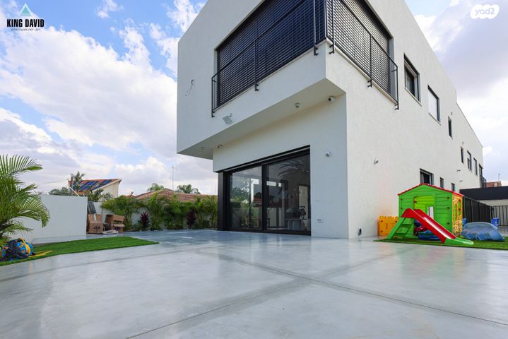 דו משפחתי, כפר יונה