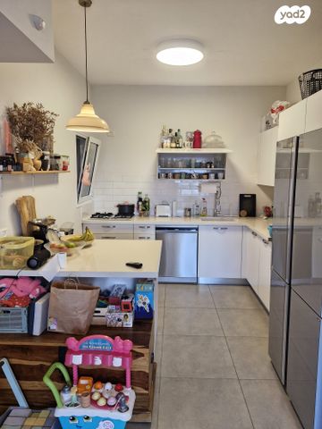 דירה, מרדכי אנילביץ', קרית ויצמן, רעננה