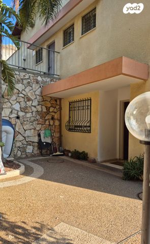 דו משפחתי, קרית טבעון