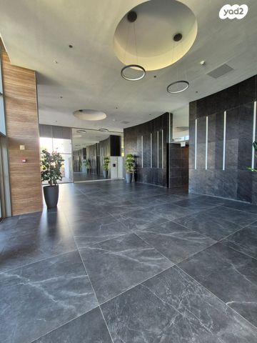 גג/ פנטהאוז, ארצי שרמן, גלי הים, נתניה