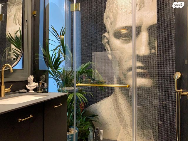 גג/ פנטהאוז, רחובות הנהר, חרוזים, רמת גן