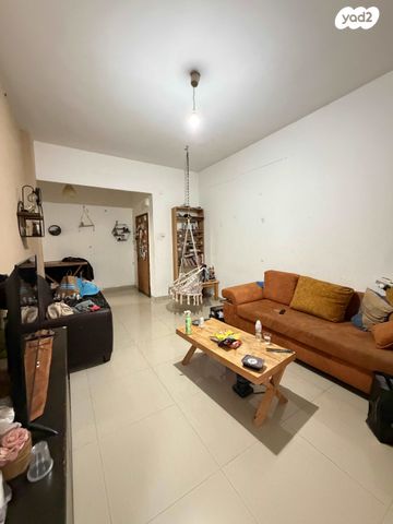 דירה, הגיבורים, חיפה