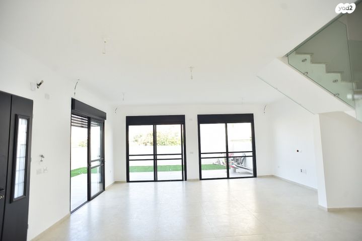 דו משפחתי, הפועלים, גדרה