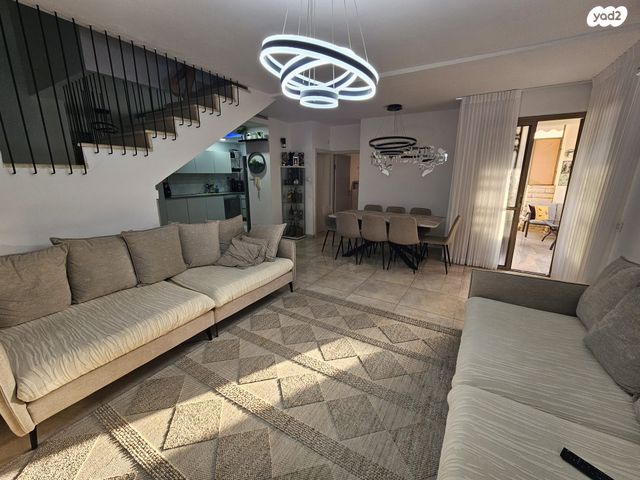 שדרות ירושלים 53