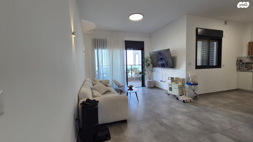 דירת גן, בר כוכבא, אחוזת כנרת, טבריה