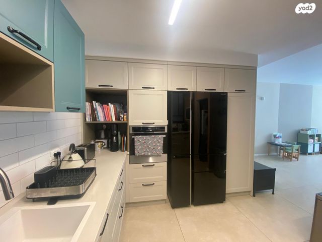 דירה, יגאל אלון, מרכז, הרצליה