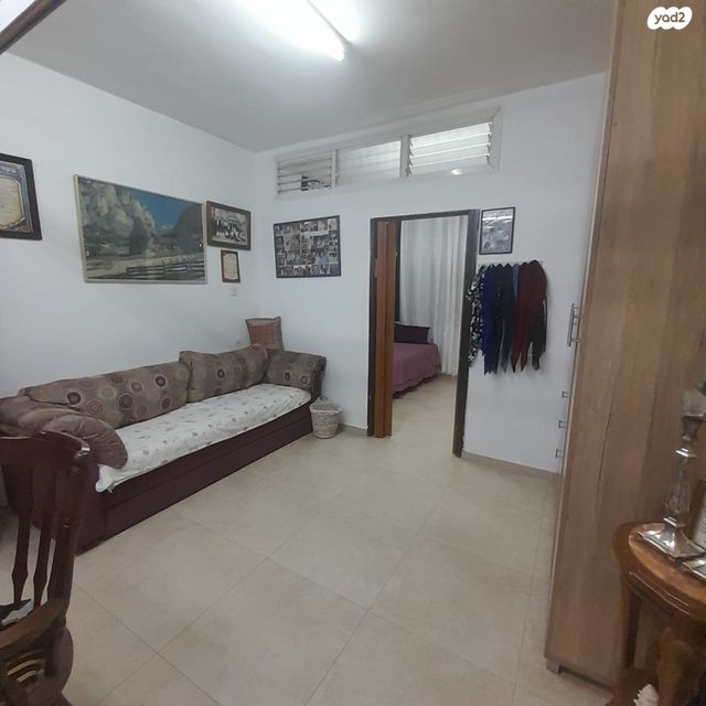 דירה, רב האי גאון, נווה און, בני ברק