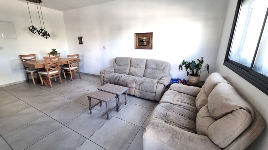 דירה, שער הגיא, יקנעם עילית