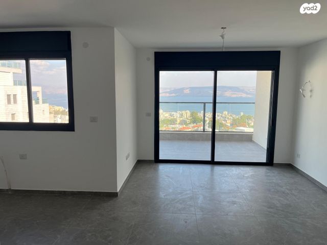 דירה, בר כוכבא, אחוזת כנרת, טבריה