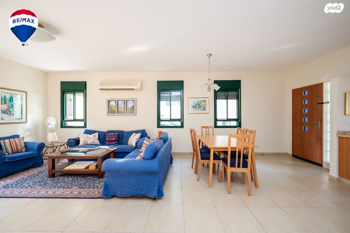 דו משפחתי, מושבה מרכז, זכרון יעקב