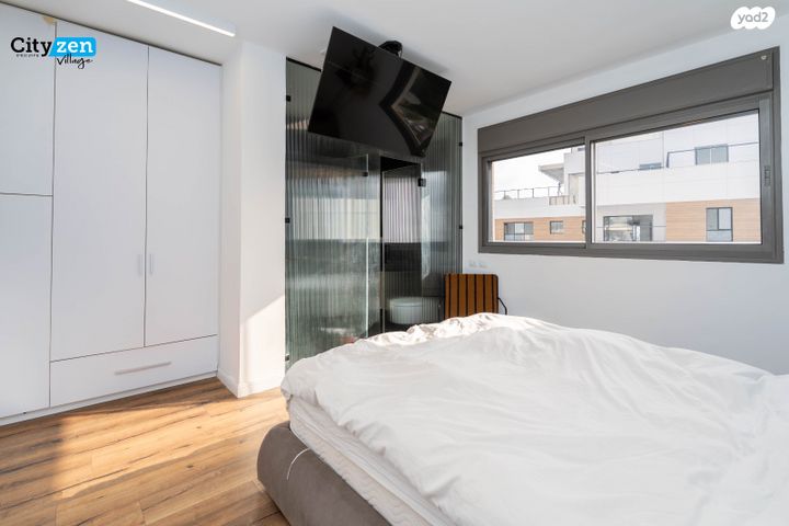 דירה, קדימה צורן