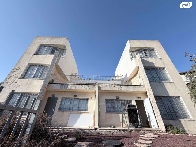 דו משפחתי, נוף העמק, צפת