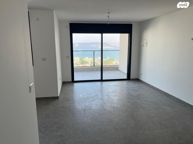 דירה, בר כוכבא, אחוזת כנרת, טבריה