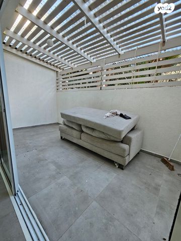 דירה, הרב הרצוג 8, לב העיר, בת ים