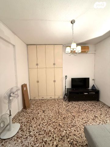 דירה, רמב"ם, גבעת הרמבם, גבעתיים