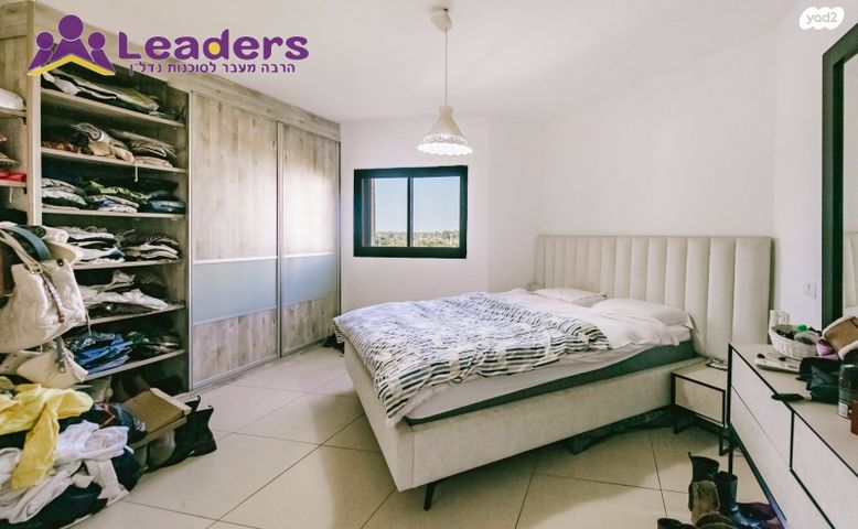 גג/ פנטהאוז, המשוררת רחל, הרצליה