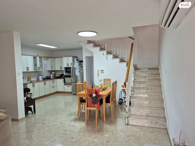 דו משפחתי, קרית טבעון