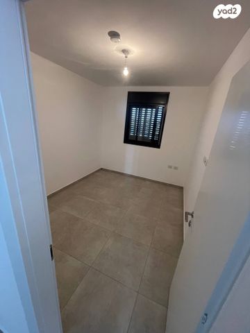 דירה, שדרות עמק יזרעאל, שקמים ואגמים, אשקלון