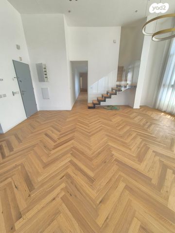 גג/ פנטהאוז, ארצי שרמן, גלי הים, נתניה