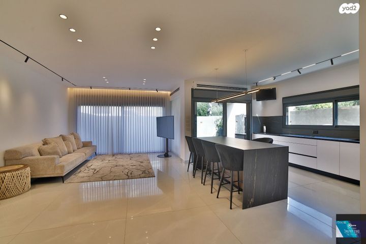 בית פרטי/ קוטג', נאות יהודית ונווה ארזים, חולון