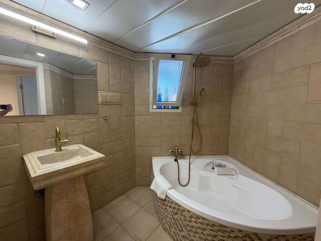 גג/ פנטהאוז, עין מור, אילת