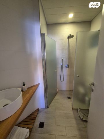 דירה, לח"י, שיכון עובדים, טבריה