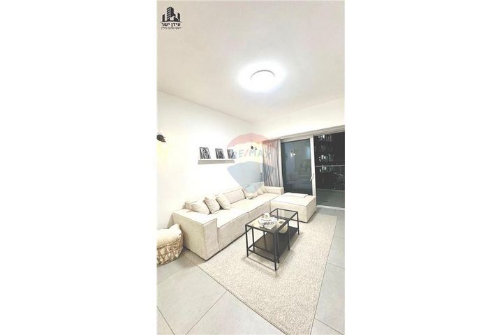 דרך מנחם בגין 144