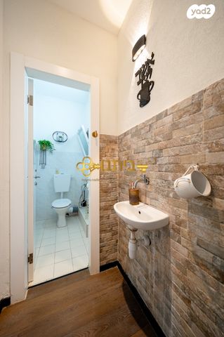 דירה, רבי יוסי בן קיסמא, אלעד