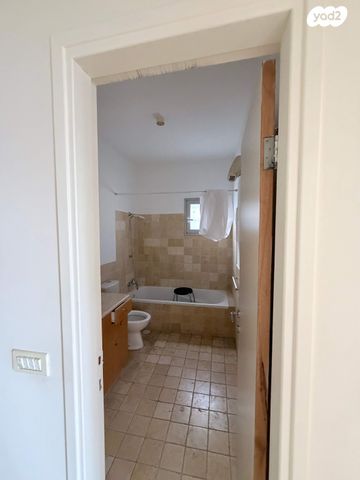 דו משפחתי, נוף העמק, צפת