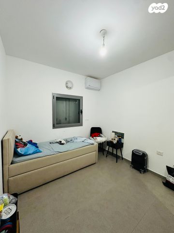 דירה, נצר חזני, נתיבות