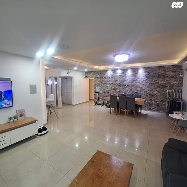 דירת גן, שדרות ביאליק, קרית ים  א', קרית ים