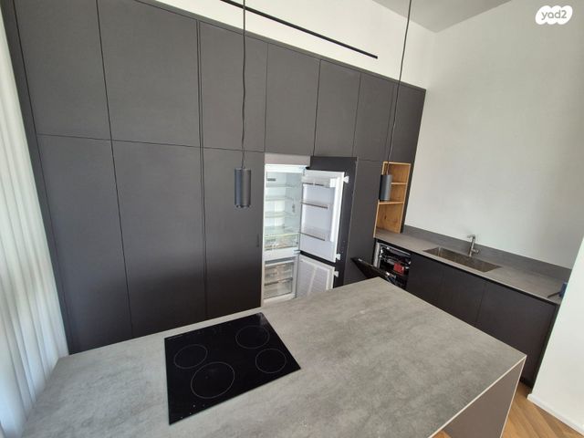 גג/ פנטהאוז, ארצי שרמן, גלי הים, נתניה