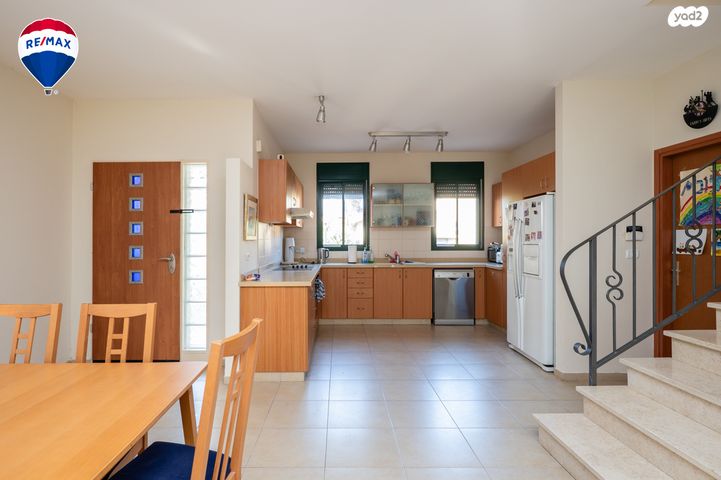 דו משפחתי, מושבה מרכז, זכרון יעקב