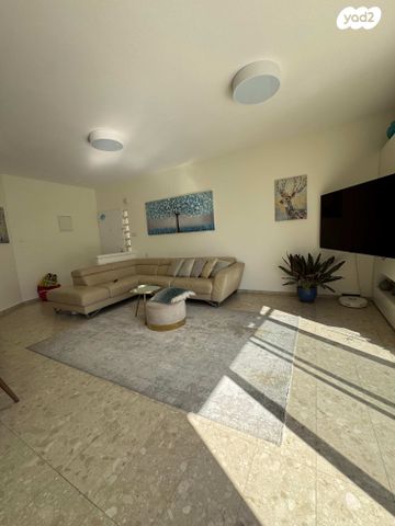 דירת גן, יוסף שכטר, אחוזה, חיפה