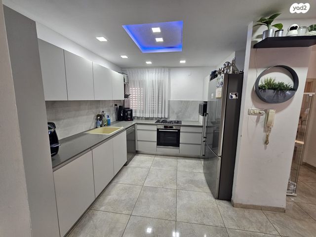 דופלקס, שדרות ירושלים 53, שיכון צבא קבע, קרית ים