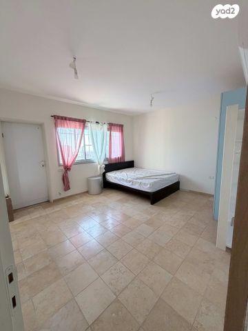 דו משפחתי, נוף העמק, צפת