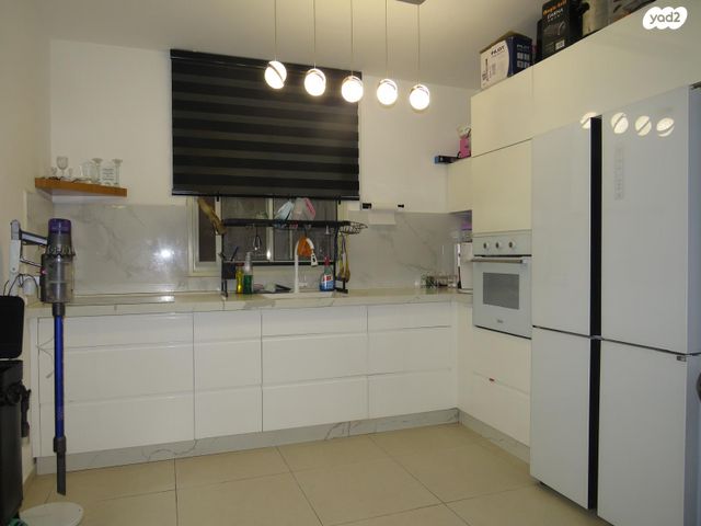 דירה, אירוס, ירוחם