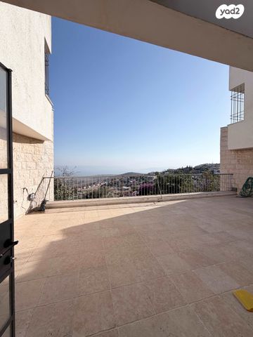 דו משפחתי, נוף העמק, צפת