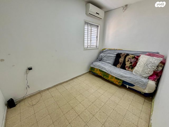 דירה, הרב יצחק נסים, דרום מזרח, בת ים