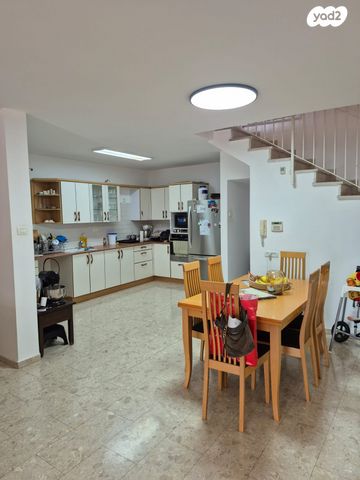 דו משפחתי, קרית טבעון