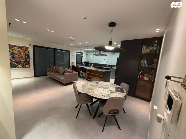 דירה, המתמיד 19, שכונת הראשונים, רמת גן