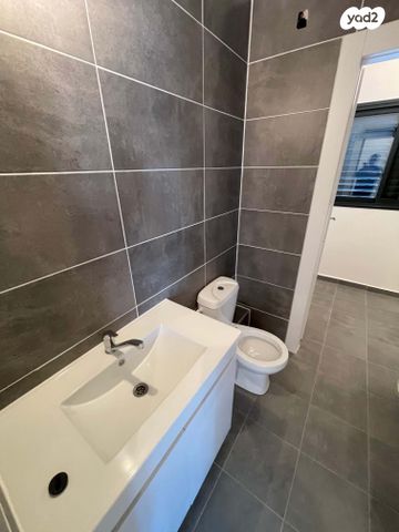 דירה, שדרות עמק יזרעאל, שקמים ואגמים, אשקלון