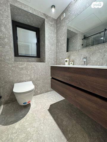 דירה, שדרות ירושלים 1, תל אביב יפו