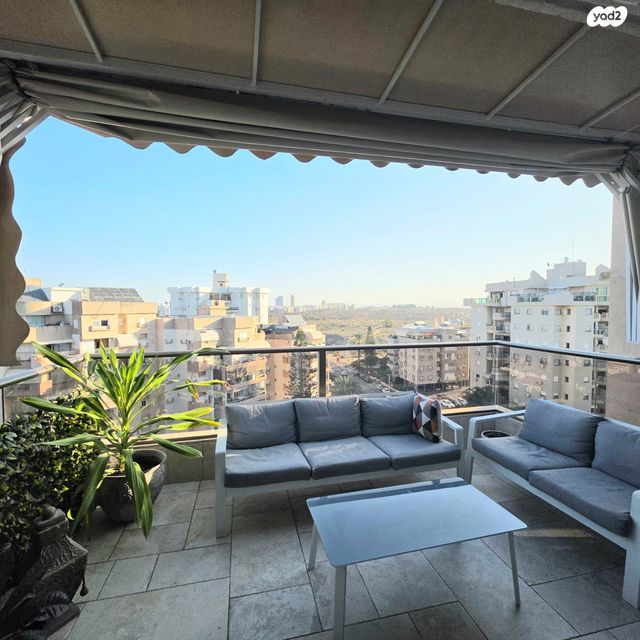 גג/ פנטהאוז, יהושע רבינוביץ, בן גוריון, חולון