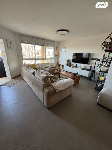 גג/ פנטהאוז, חנה ומיכאל לוין, רביבים, גני ראשון, ראשון לציון