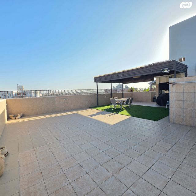 גג/ פנטהאוז, יהושע רבינוביץ, בן גוריון, חולון